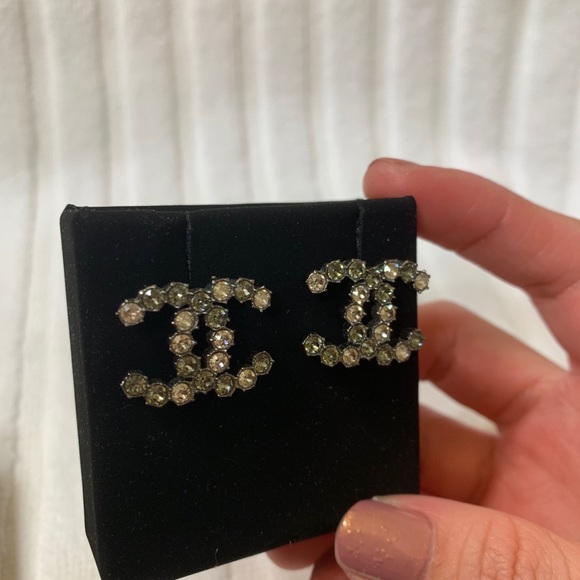✨SOLD✨Chanel extra large earrings cc - Picture 6 of 7